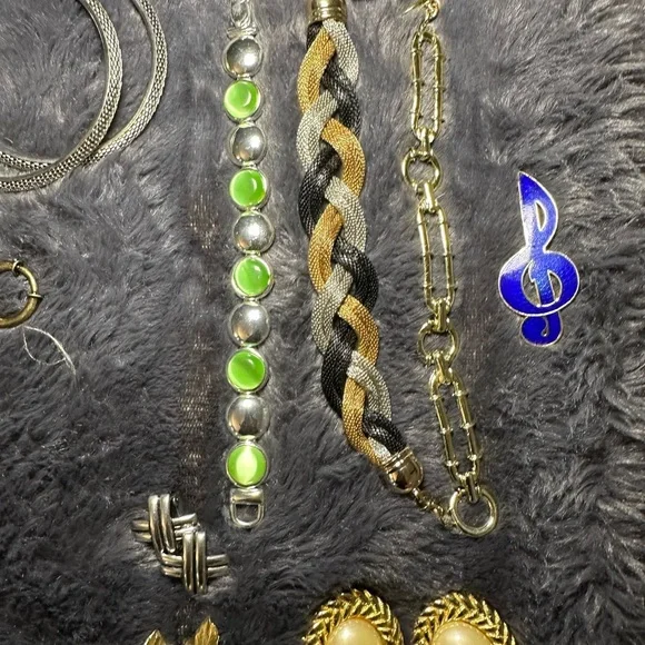 Costume Jewelry Lot - Picture 10 of 15